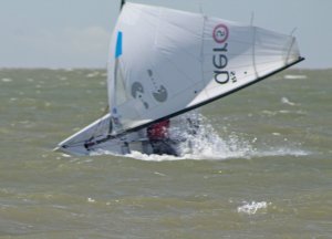 A dramatic capsize for Derroll Pedder in his RS Aero