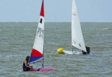 Jono Dunnett's Laser closes in on Eastcliff whilst Belle Hart's Topper follows